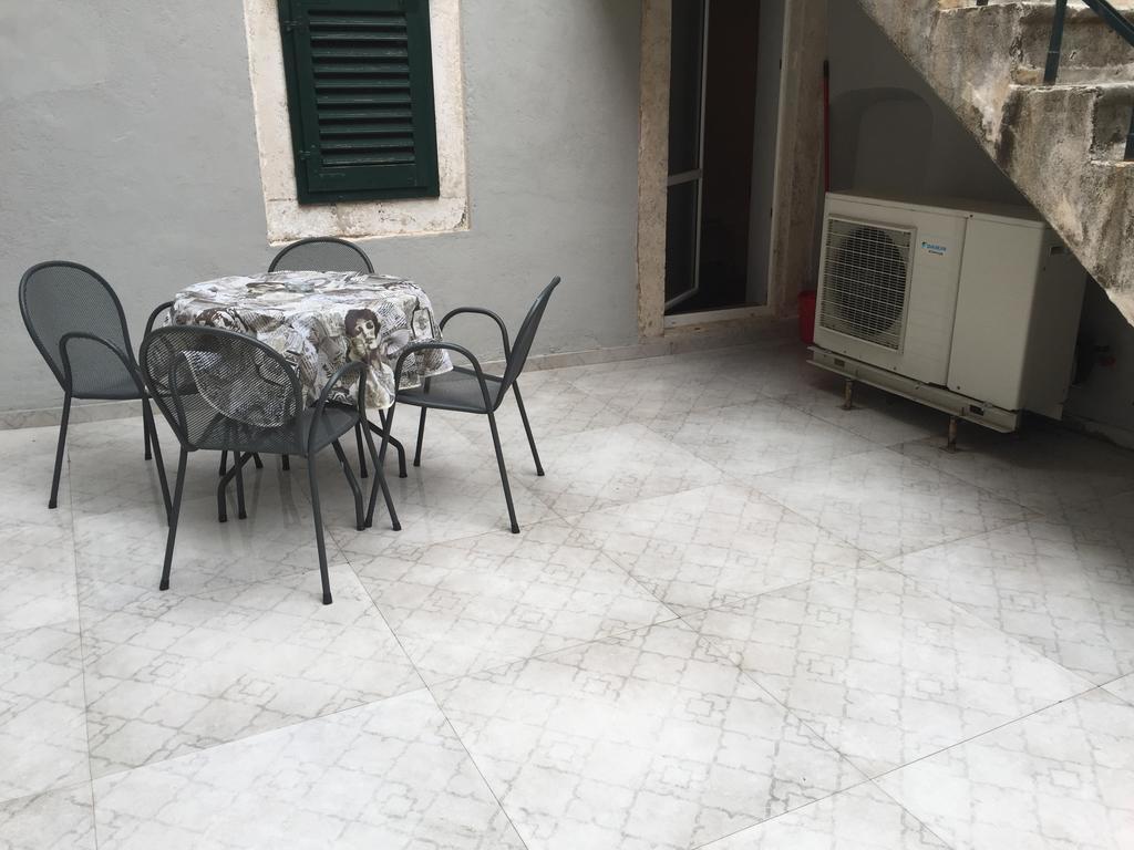 Dolce Apartment *